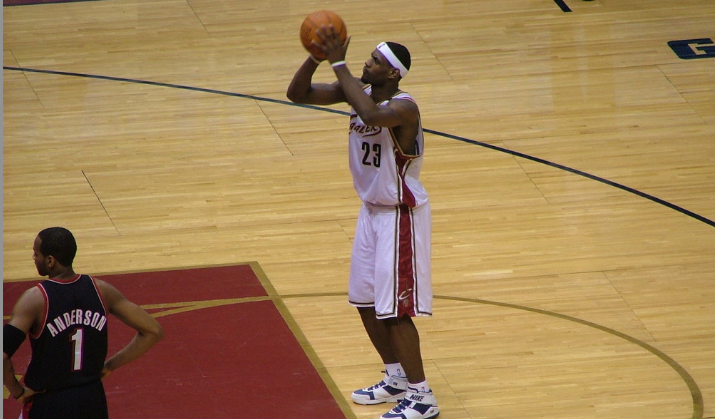 Jordan vs. LeBron Argument At Penn State Gets Ugly, Dude Gets Arrested