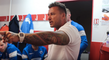 English Soccer Manager Forces His Team To Sing R. Kelly To Get Fired Up For Championship Game